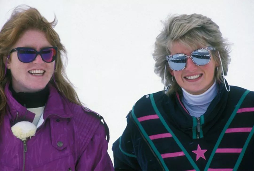 戴安娜姐姐自称丘比特,将妹妹介绍给查尔斯,