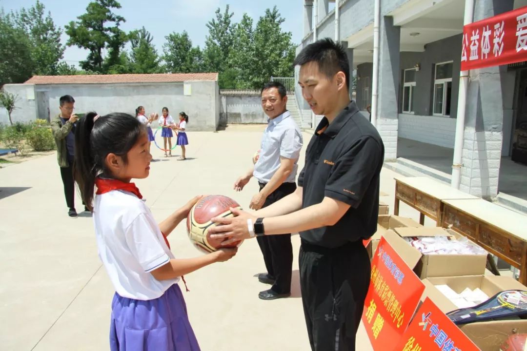 徐州丰县首羡镇茌李庄体彩希望小学和邳州陈楼镇丁庄体彩希望小学是"