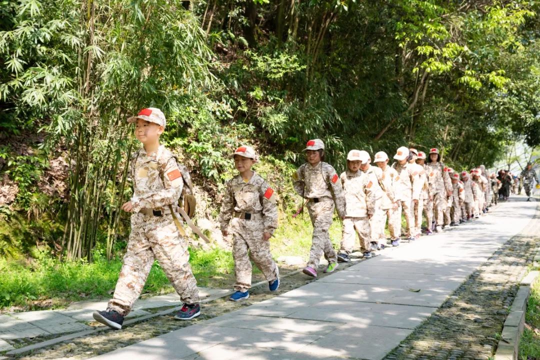 【户外教育】徒步行军,丛林野战,水上救援,高空荡秋千