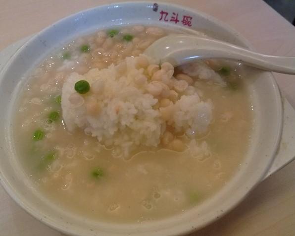                     忠告：夏季这3类汤最好别让孩子喝，容易积食还招病，家长别纵容