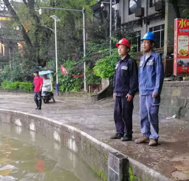 南方电网广西桂林阳朔供电局兴坪供电所 韦承志今年高考,我在考场内