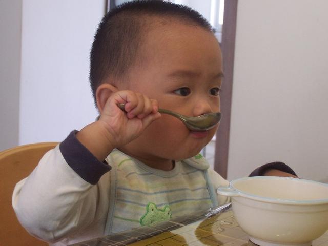                     5岁娃胃里抽出1升浓血，生命垂危！这些食物夏季你还敢给娃吃？