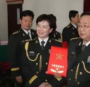 对越自卫反击战,他击毙560名越军,被提为军长,后授上将军衔