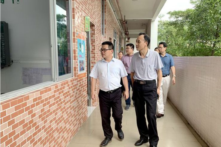 顺德区副区长蔡伟到江义中学调研,指出2021年前要落实