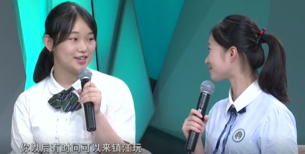 在江苏有三所女中 南京市汇文女子中学 镇江崇实女子中学 无锡第一