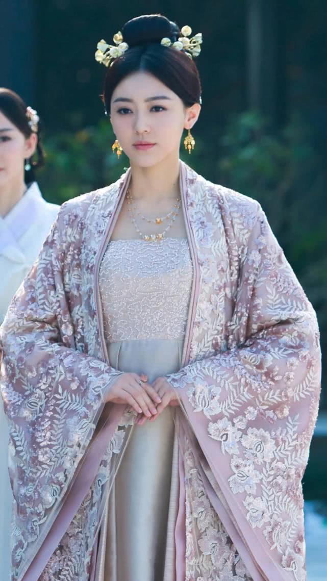 嘉行旗下最美几位女艺人,谁最有可能红成下一个迪丽热巴