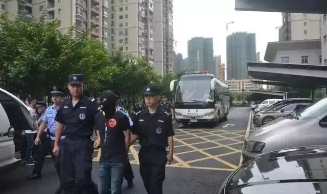 重磅衡阳县法院开庭审理一起特大制毒案件11名被告人公开受审