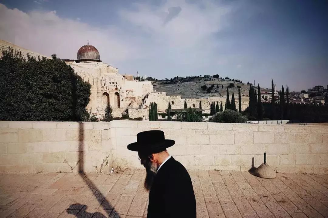 一场丰盛的宗教体验20从任何角度来说,以色列都是一个小国.