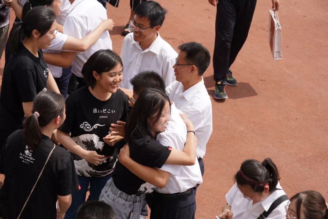 广饶一中三校区隆重举行高三毕业典礼_蒋积广