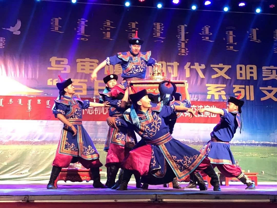 回顾雨中情苏尼特右旗乌兰牧骑走进乌审旗交流演出第三天