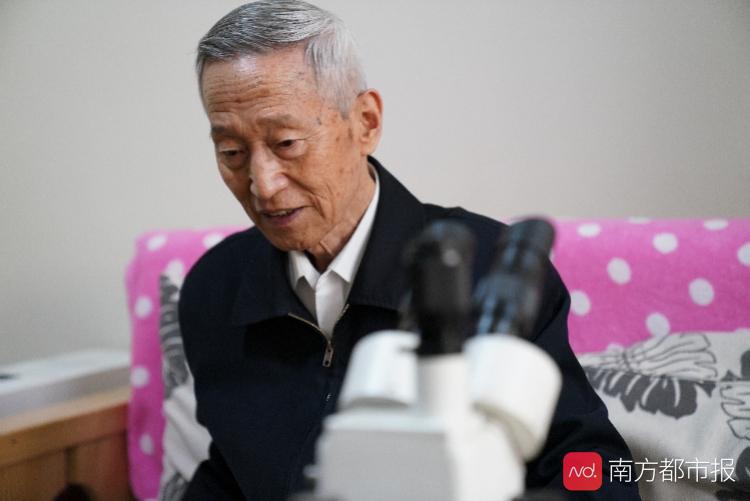 "刑警之魂"崔道植:85岁奋战痕迹鉴定前线,经手案件无一差错
