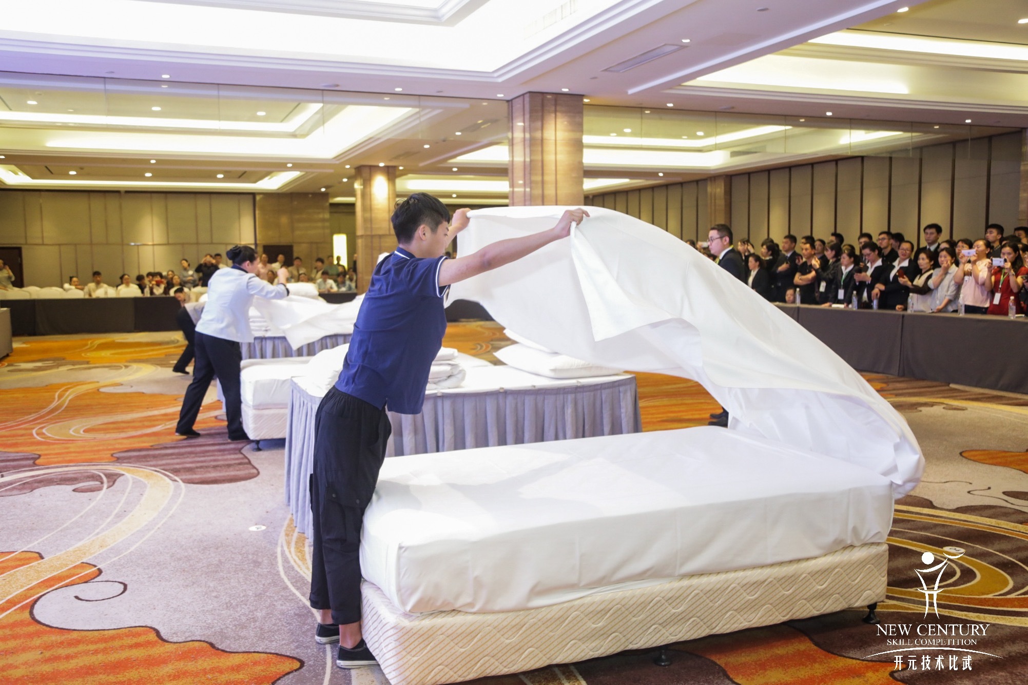 开元酒店集团技术比武客房中式铺床演绎竞速大赛
