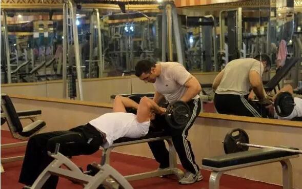 爱健身的十男九gay，剩下一个是教练？事实并非如此简单！