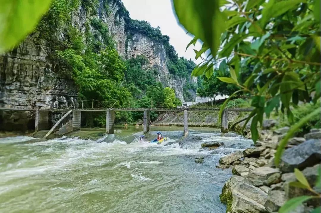 属千里乌江一脉位于重庆市涪陵城东南18公里涪陵御泉河旅游景区快来一