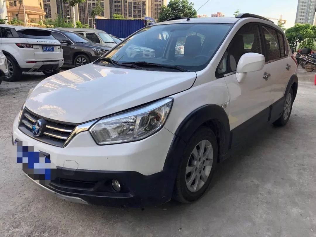 东风日产启辰r50x,2014年2月上牌一手私家车,1.6l自动
