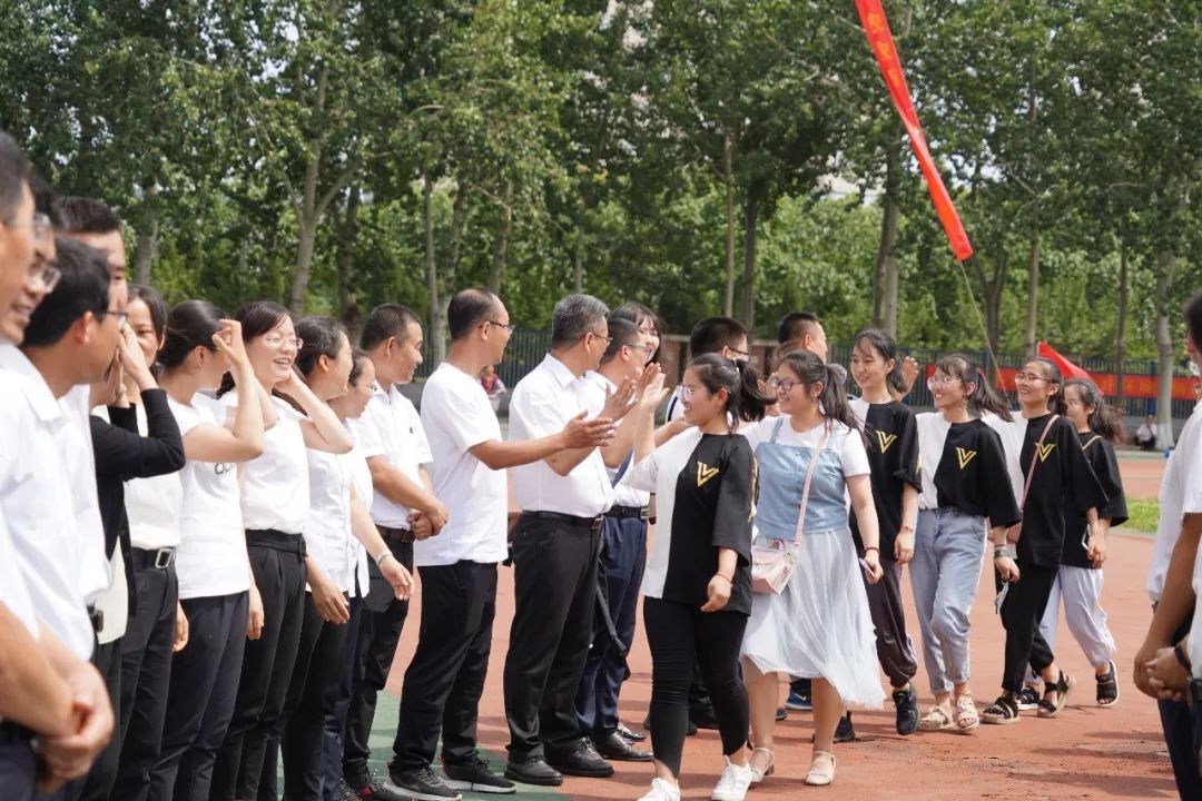 广饶一中三校区隆重举行高三毕业典礼_蒋积广