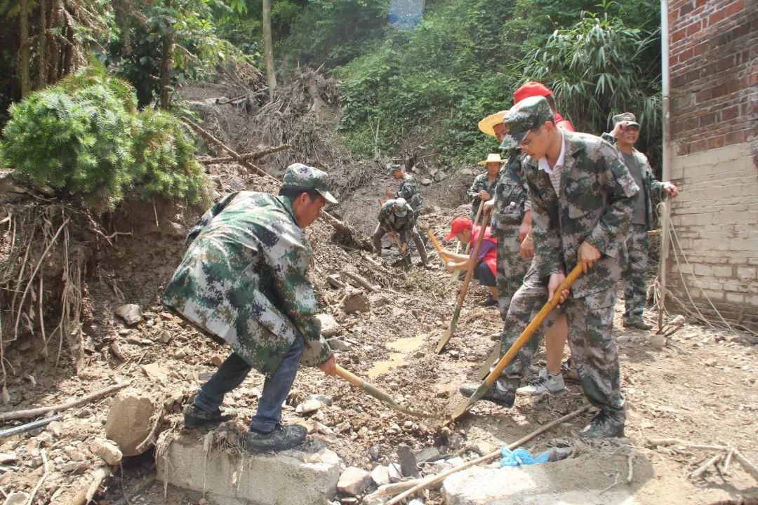 南丹:罗富,八圩瑶族乡同心奋力抗灾,上下合力重建家园