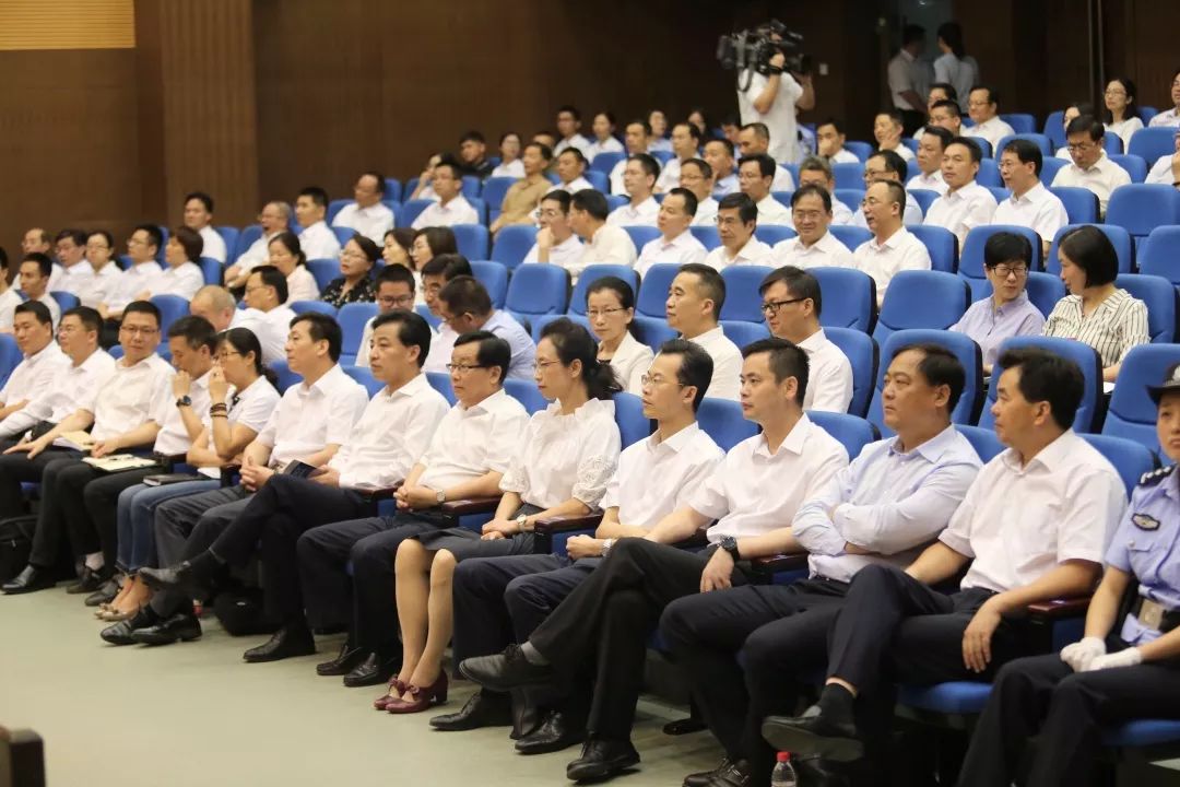 浙江湖州市市长出庭应诉行政案件