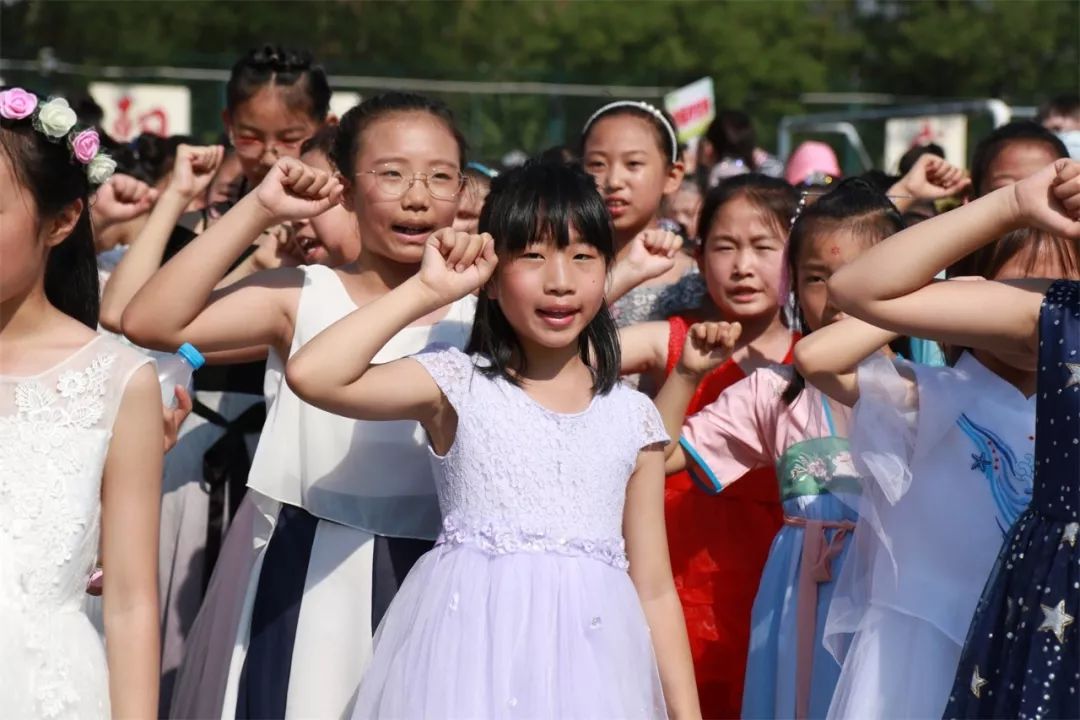 "优雅 聪慧 我是美丽女孩——迎宾路小学第六届女孩节