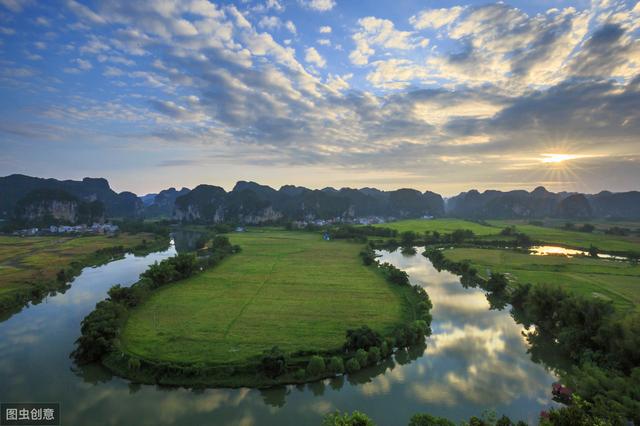 三里洋渡风景区位于广西壮族自治区上林县的东南部,距上林县城12公里