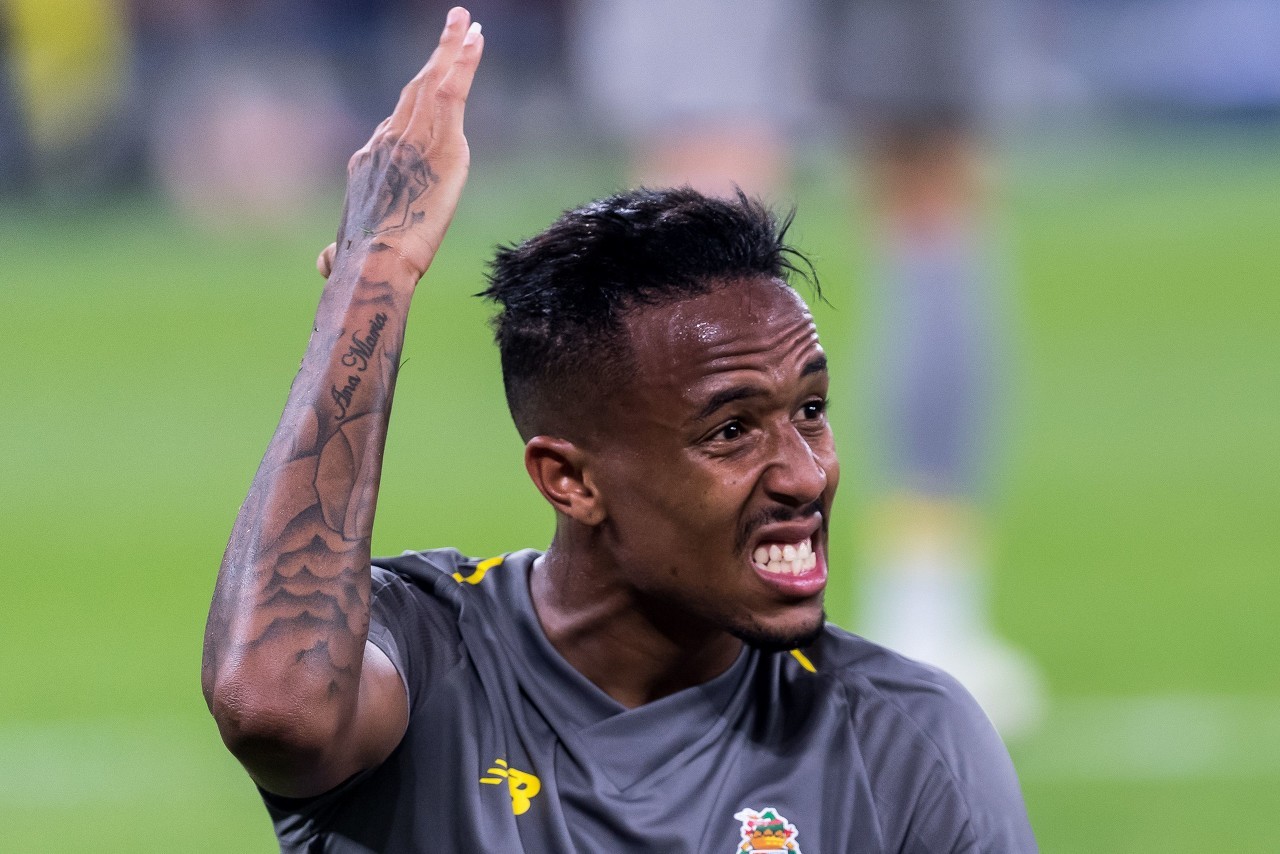 马卡报:米利唐左臀部不适退出训练,具体伤情有