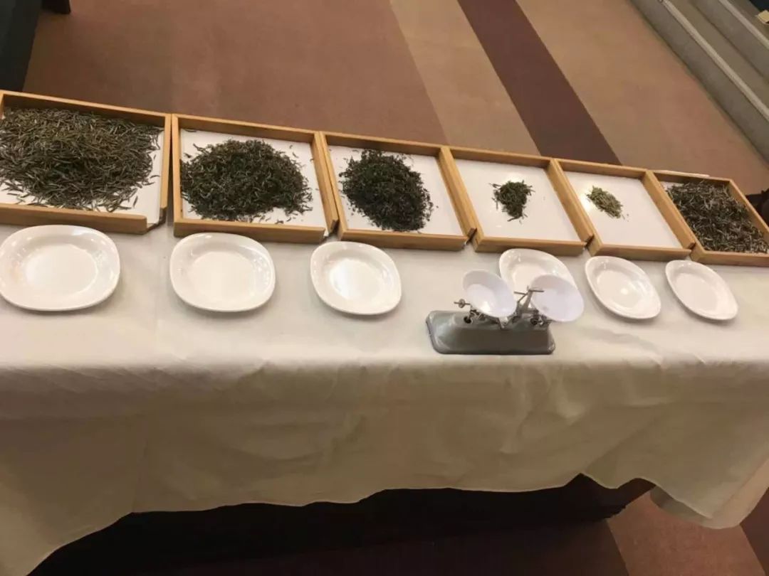 那时候黄茶产量非常少,而且黄茶的制作工艺也比较复杂,制茶分寸感极难