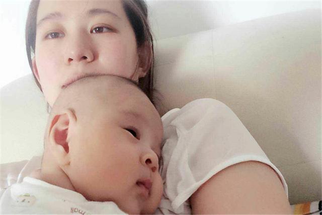                     新手妈妈喂奶后，宝宝大声啼哭脸色苍白，医生：都怪妈妈吃了这些