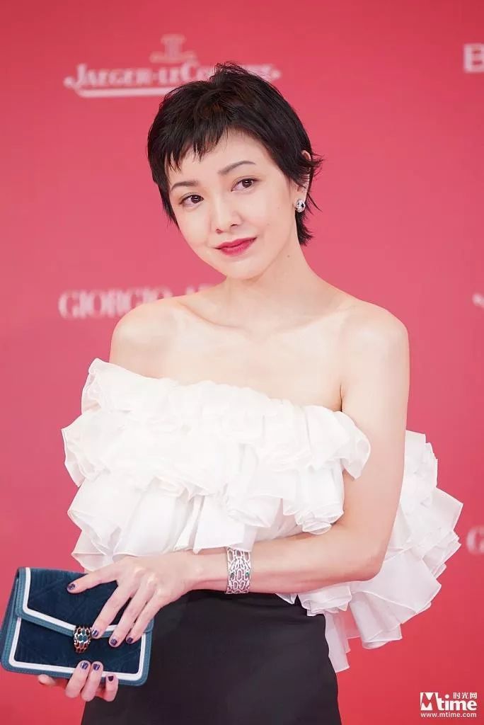 章子怡佟丽娅关晓彤钟楚曦争艳上影节红毯谁美