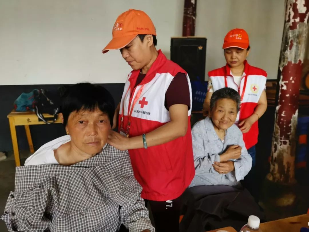 爱的传递,我们用行动来诠释