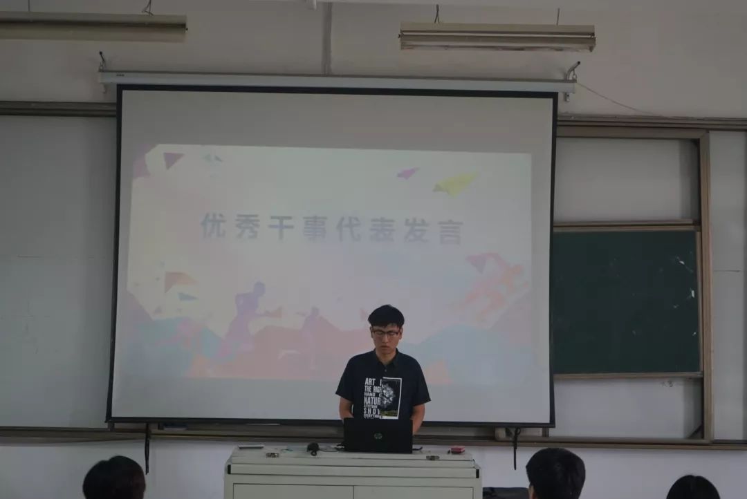 学生组织换届不忘初心方得始终