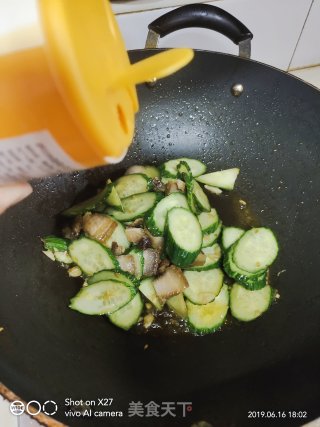 0340d0d56051484885a352058124fb00.jpeg