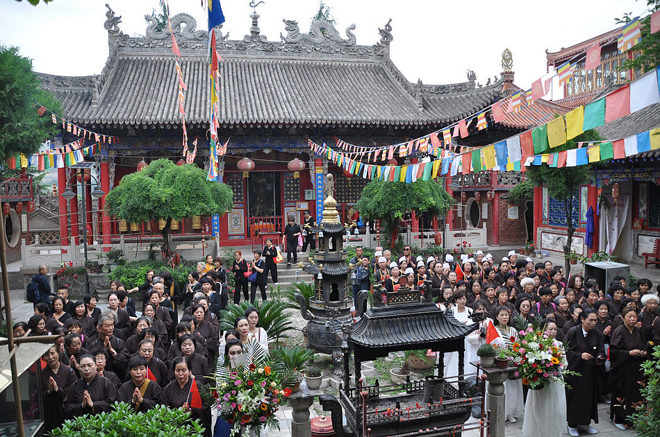 本次在涌泉寺和炳灵寺游学,目的在于传播天水伏羲文化与爱国之情.