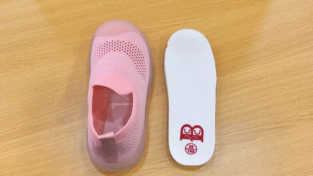 这双果冻鞋就像长在脚上一样好服帖好防滑