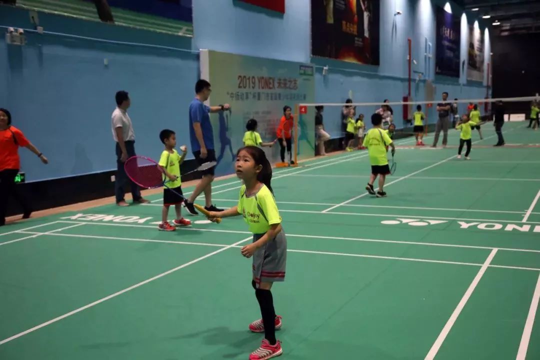 小孩子怎么学习羽毛球 2e92c7c1458a4bf583fc889f81ace2b9.jpeg