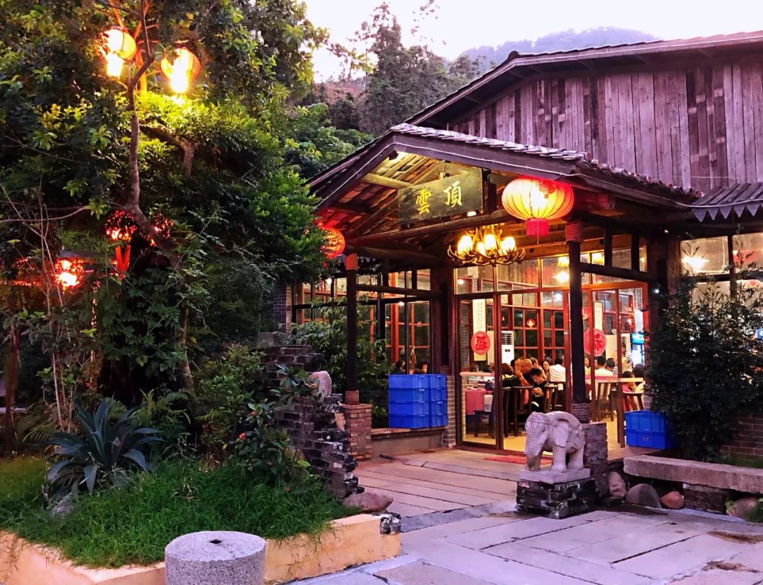 味蕾遭调戏 ▎带你访寻江门之最【网红店】云顶山庄,开业至今常年爆满