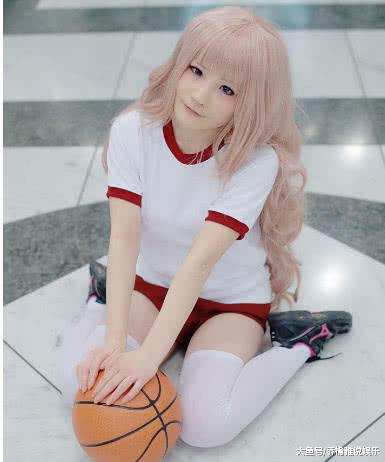 萝莉坐已经过时，御姐坐迅速走红，这次男生真的做不到!