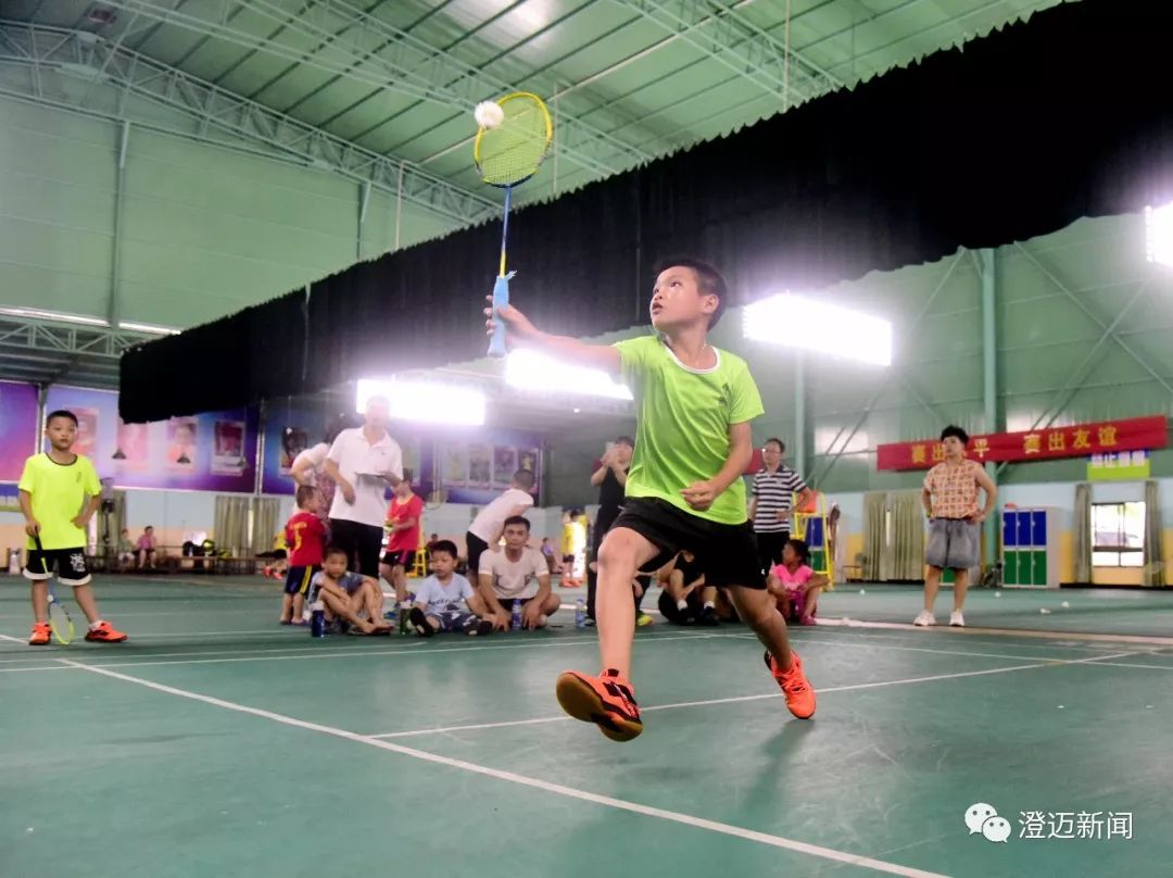 2019年澄迈县青少年羽毛球锦标赛收拍