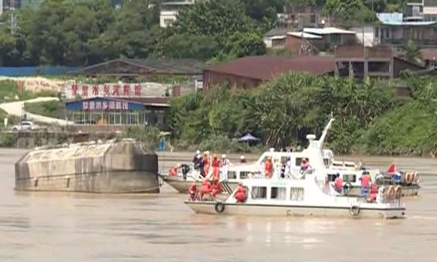 直击现场！河源紫金桥坍塌一坠江车辆打捞出水，目前最新情况是这样的...