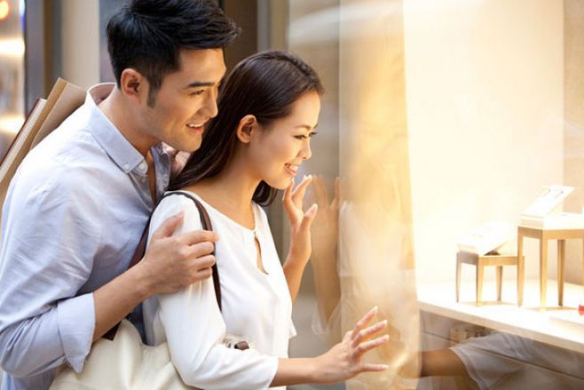婚后梦境中的初恋，情感纠葛与内心探索