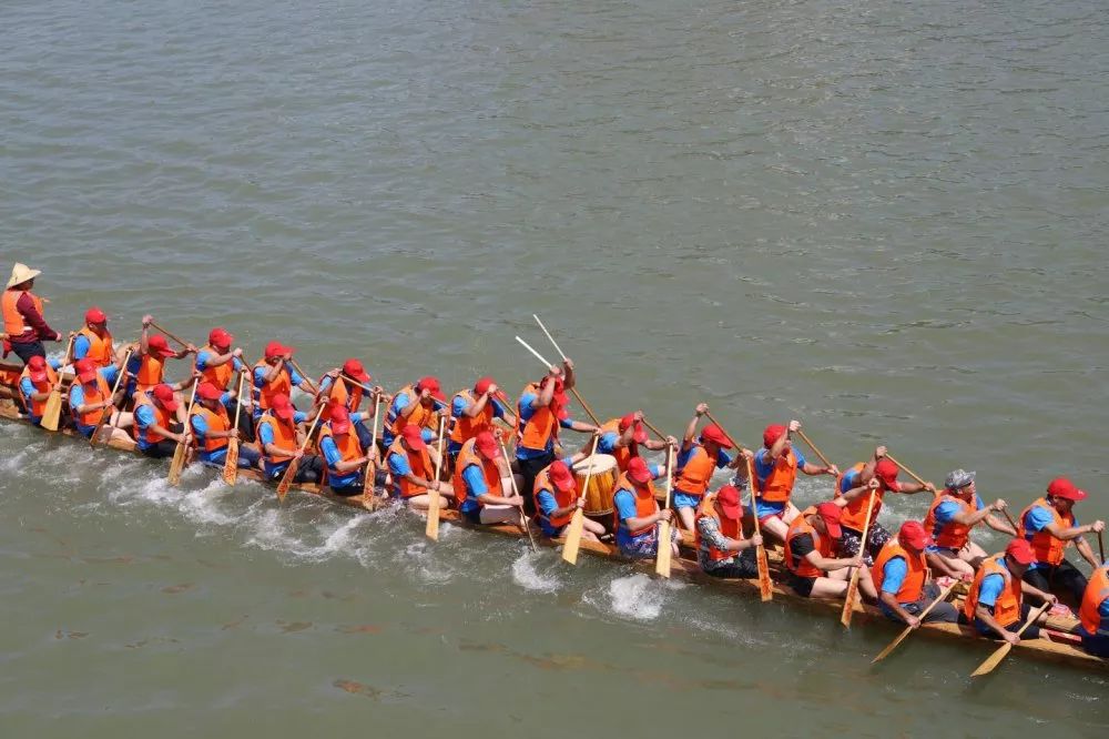 龙舟比赛精彩视频记录 406bff4514cd4008baca87d6777f7960.jpeg