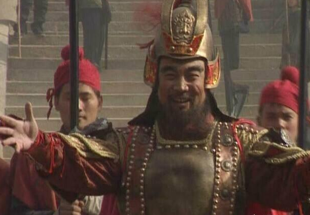 三国时期，袁绍死后，为什么曹操要去哭丧呢？