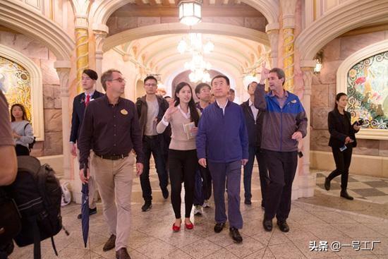 两位商界大佬的中国首富之争，一个砸下1200亿，另一个豪掷1600亿