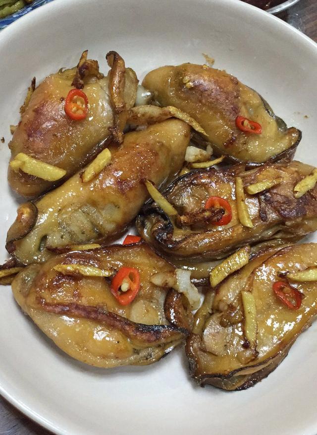 如何处理生蚝里面黑色东西 52abc005ca9f46ad9b67d7112d0cb186.jpeg
