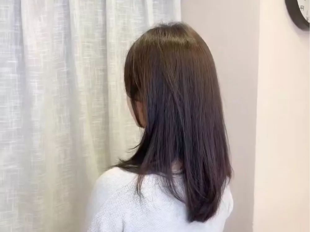拼团今年流行的气质黑茶色自己在家就能染