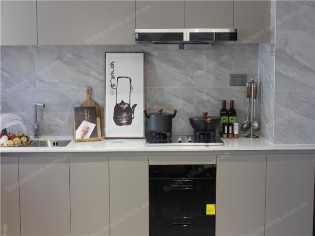 如何装修厨房变成开放式和封闭式 6d19cf21f7d649fca01c13cea32ab0d4.jpeg