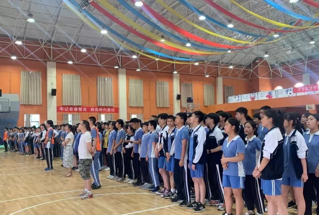 毕业季情系母校书香传递萍乡实验学校开展毕业生捐书活动