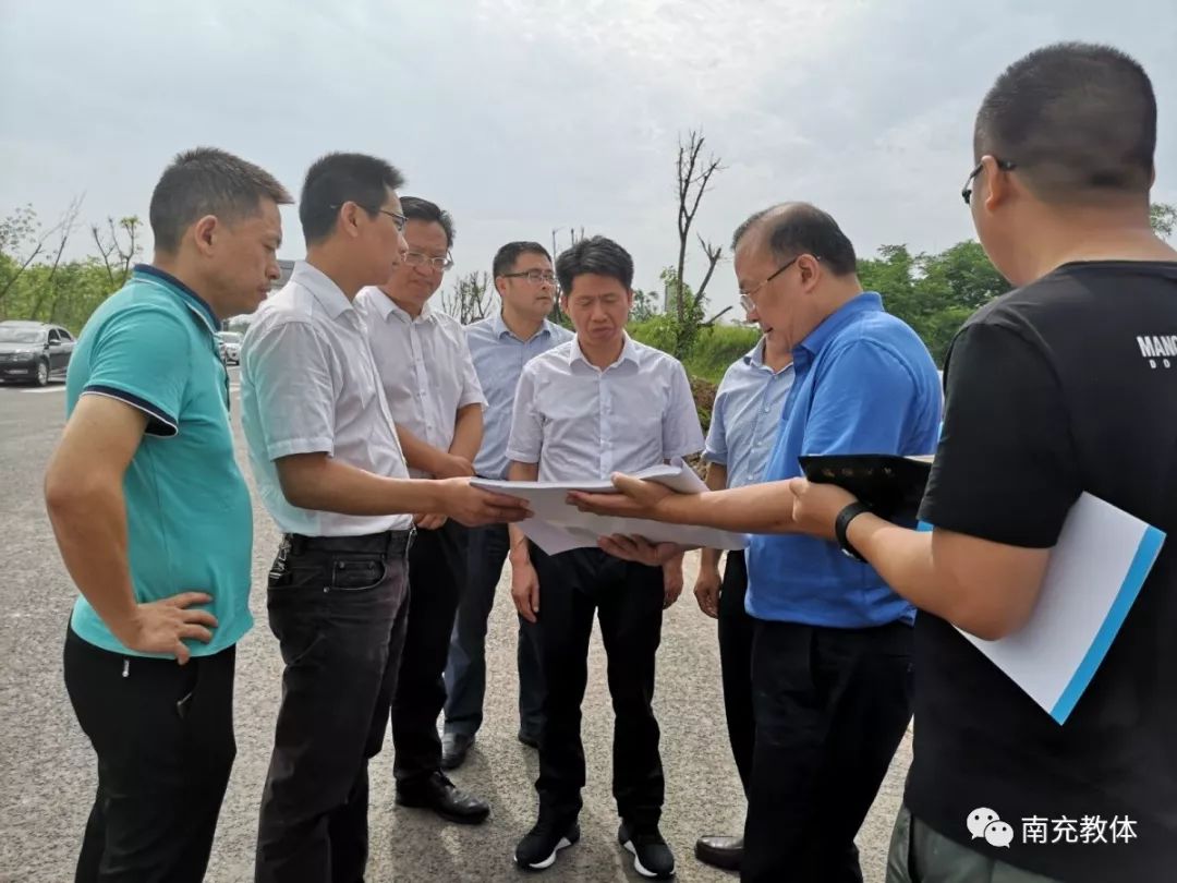 市委常委,宣传部长王忠臣调研南充高中顺庆校区,高坪校区