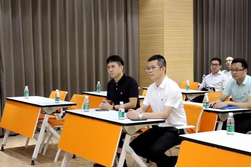 泉州团市委书记杨凤翔带团调研我校团建工作