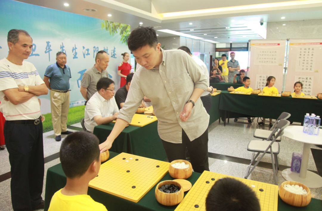 棋圣来啦聂卫平亲自为江阴围棋道场揭牌