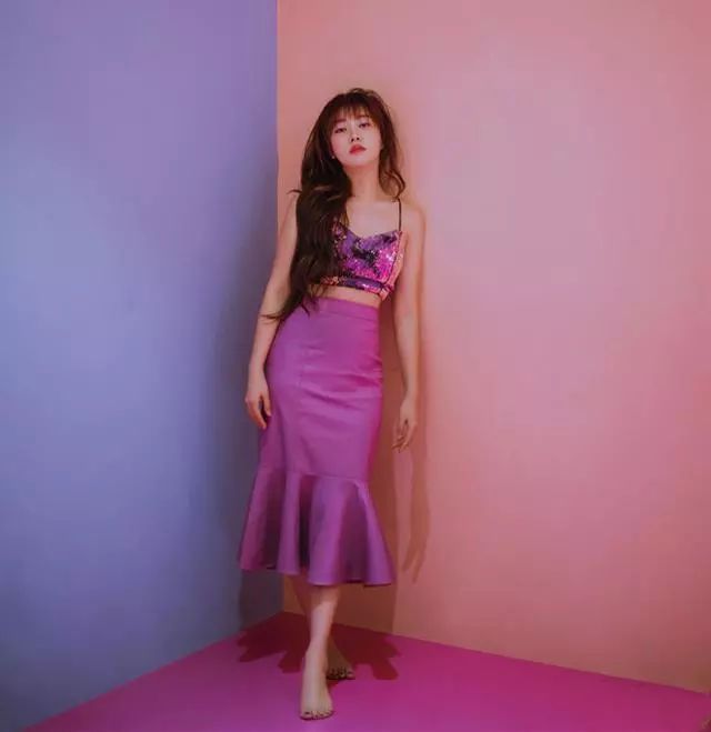 潘阳成为豪门名媛变身时尚女郎撞脸杨蓉儿子神似姥爷潘长江